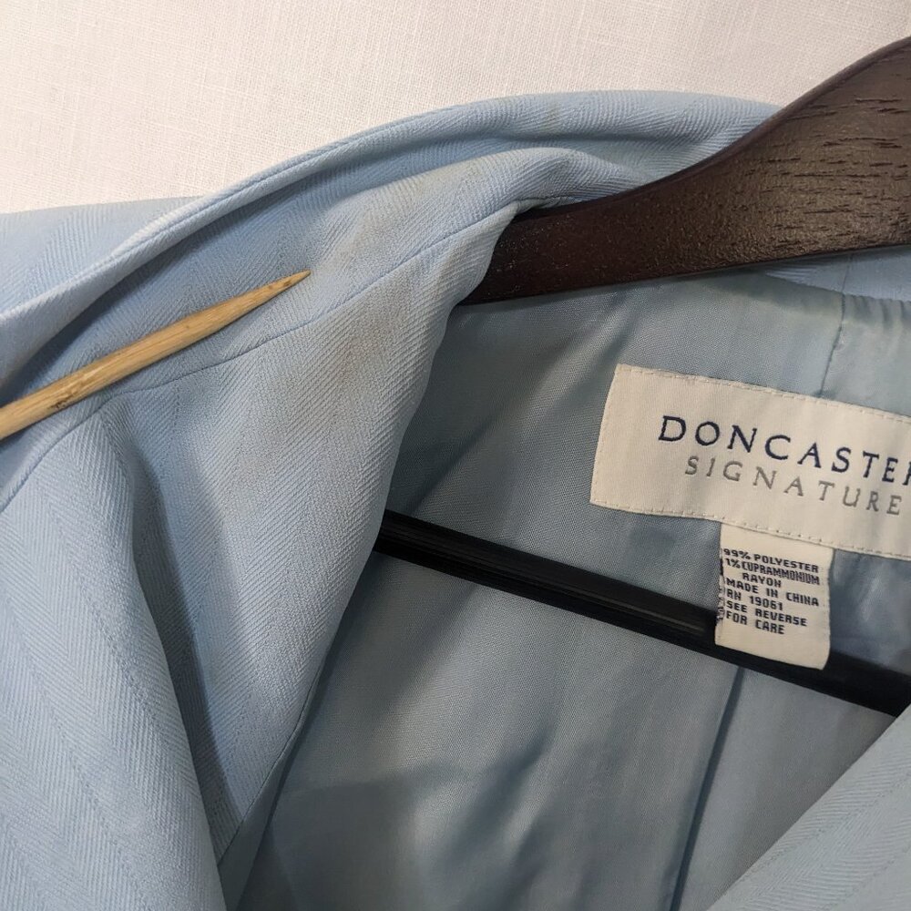 Doncaster Women's Light Blue Two Piece Suit Size 12 - Picture 15 of 15